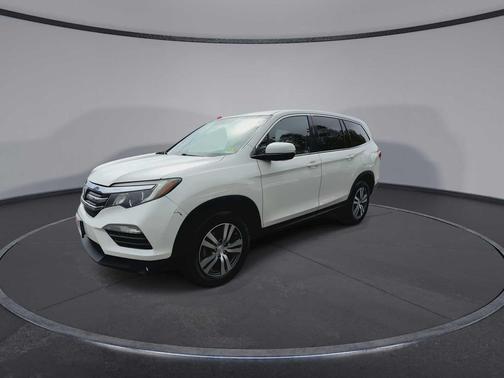 White Diamond Pearl 2018 Honda Pilot EX