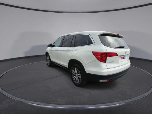 White Diamond Pearl 2018 Honda Pilot EX