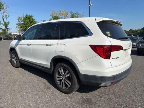 White Diamond Pearl 2018 Honda Pilot EX