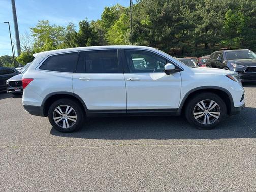 White Diamond Pearl 2018 Honda Pilot EX