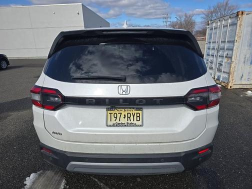 2023 Honda Pilot AWD EX-L 8 Passenger