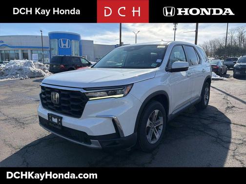 2023 Honda Pilot AWD EX-L 8 Passenger