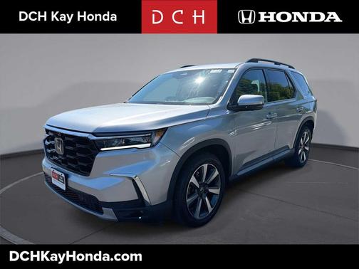 Lunar Silver Metallic 2023 Honda Pilot AWD Elite
