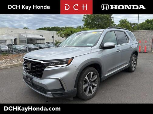 Lunar Silver Metallic 2023 Honda Pilot AWD Elite