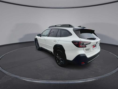 Crystal White Pearl 2023 Subaru Outback Onyx Edition