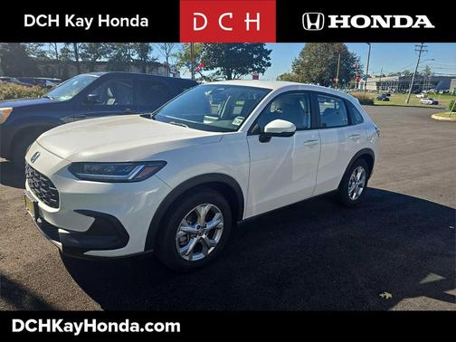 Platinum White Pearl 2025 Honda HR-V LX