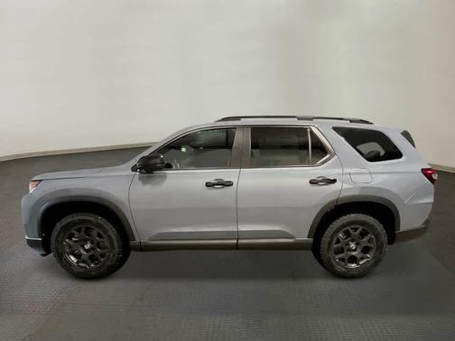 Sonic Gray Pearl 2026 Honda Pilot TrailSport