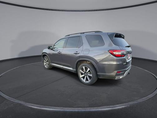2024 Honda Pilot Touring 8-Passenger