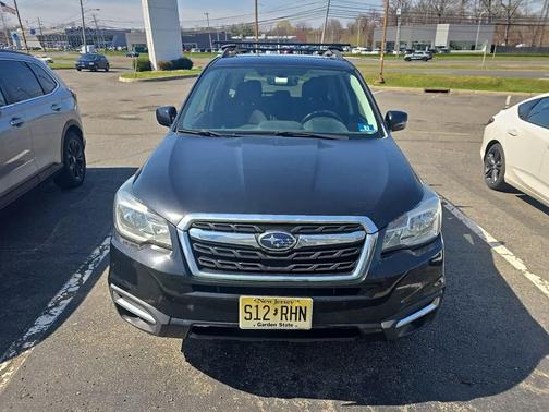 Crystal Black Silica 2018 Subaru Forester 2.5i Premium