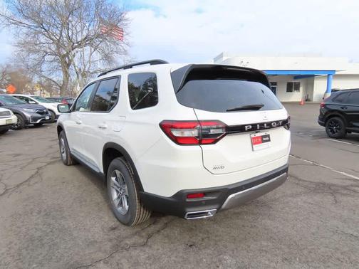 Platinum White Pearl 2026 Honda Pilot EX-L