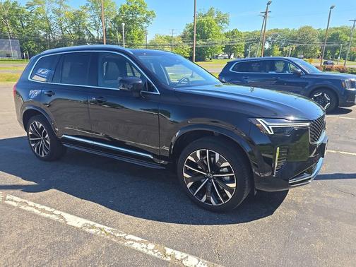 Onyx Black Metallic 2025 Volvo XC90 B6 Plus 7-Seater