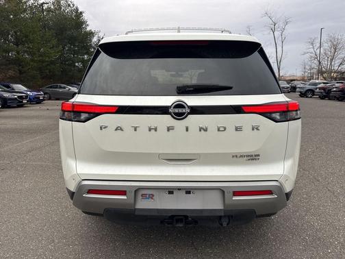 2023 Nissan Pathfinder Platinum 4WD