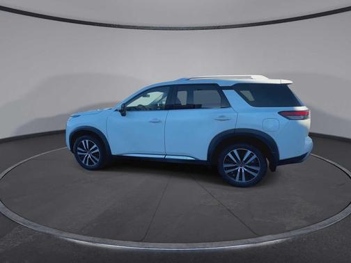 2023 Nissan Pathfinder Platinum 4WD
