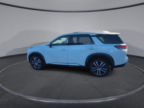 2023 Nissan Pathfinder Platinum 4WD