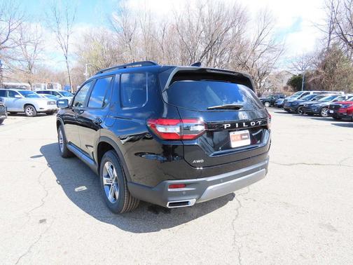 Crystal Black Pearl 2026 Honda Pilot EX-L