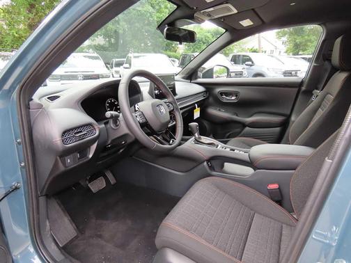 Nordic Forest Pearl 2027 Honda HR-V Sport