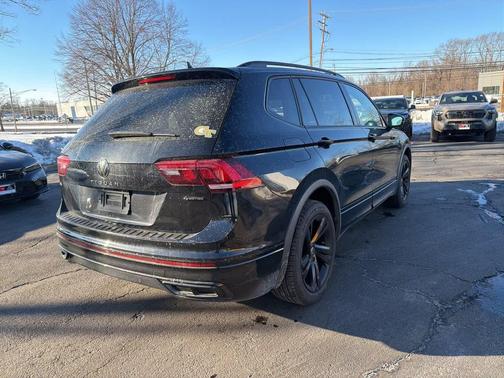2024 Volkswagen Tiguan 2.0T SE R-Line Black 4MOTION