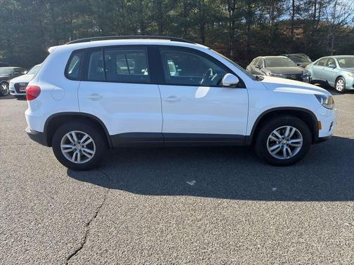 Night Blue Metallic 2016 Volkswagen Tiguan S