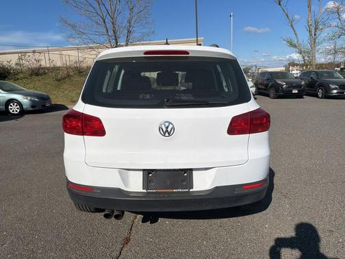 Night Blue Metallic 2016 Volkswagen Tiguan S