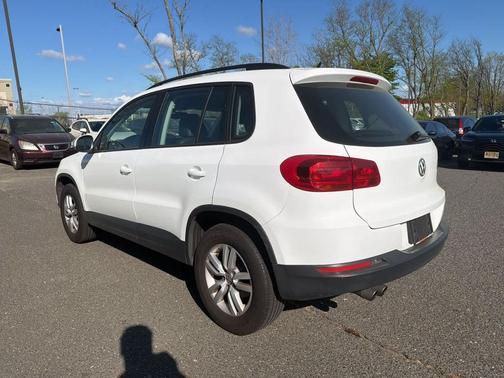 Night Blue Metallic 2016 Volkswagen Tiguan S