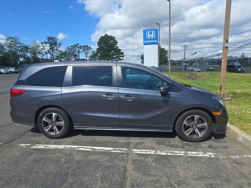 Modern Steel Metallic 2018 Honda Odyssey Touring