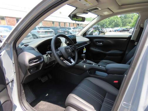 Urban Gray Pearl 2027 Honda HR-V EX-L