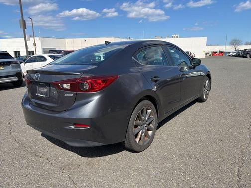 2018 Mazda Mazda3 Touring