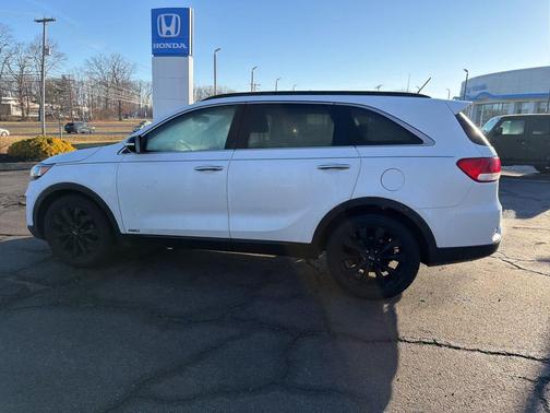 2019 Kia Sorento S