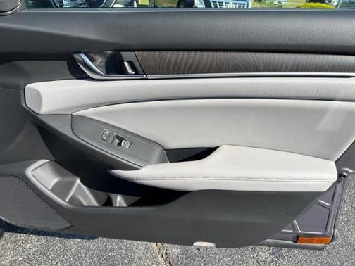 2018 Honda Accord Touring for sale in Eatontown, NJ - image 41