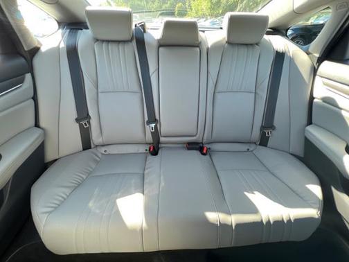 2018 Honda Accord Touring for sale in Eatontown, NJ - image 12