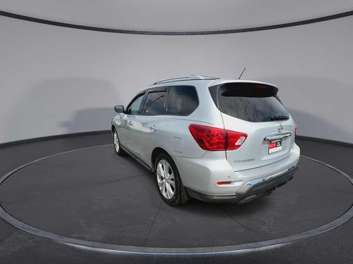 2018 Nissan Pathfinder SL