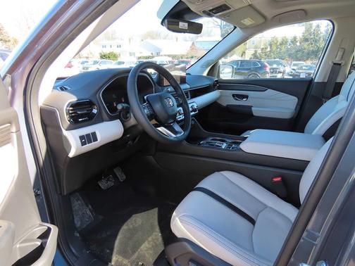 2026 Honda Pilot Touring 8-Passenger