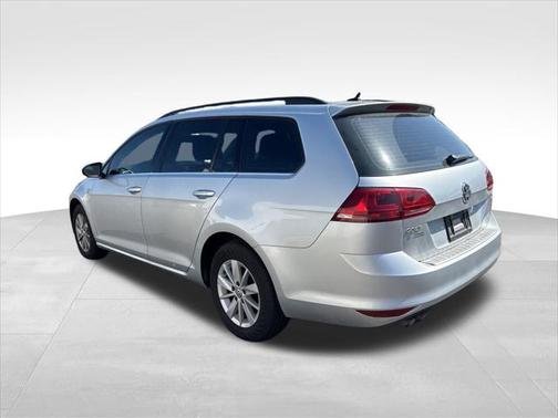2015 Volkswagen Golf SportWagen TDI S 4-Door