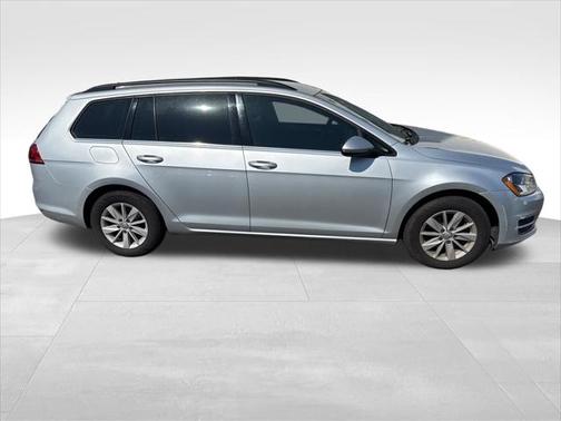2015 Volkswagen Golf SportWagen TDI S 4-Door