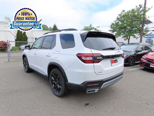 2025 Honda Pilot Touring 8-Passenger