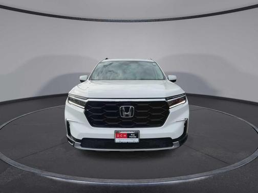 Platinum White Pearl 2024 Honda Pilot Touring 8-Passenger