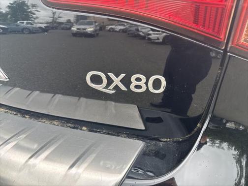 2016 INFINITI QX80 Base