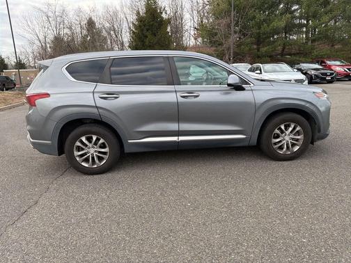 2019 Hyundai SANTA FE SE 2.4
