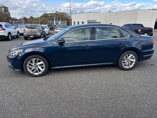 2018 Volkswagen Passat 2.0T SE