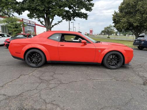 Go Mango 2019 Dodge Challenger SRT Hellcat