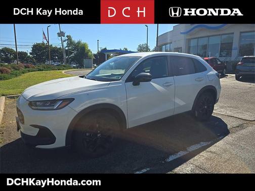 Platinum White Pearl 2024 Honda HR-V