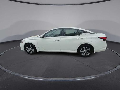 Glacier White 2019 Nissan Altima 2.5 S
