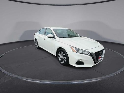 Glacier White 2019 Nissan Altima 2.5 S