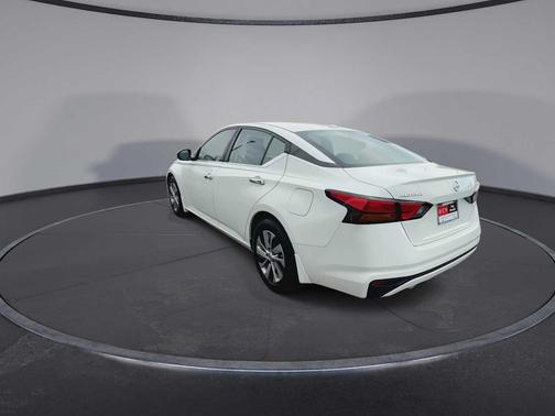 Glacier White 2019 Nissan Altima 2.5 S
