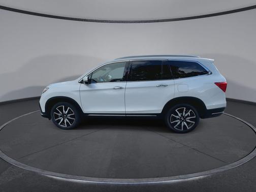 2022 Honda Pilot Touring 8-Passenger