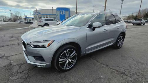 2018 Volvo XC60 T5 Momentum
