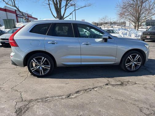 2018 Volvo XC60 T5 Momentum