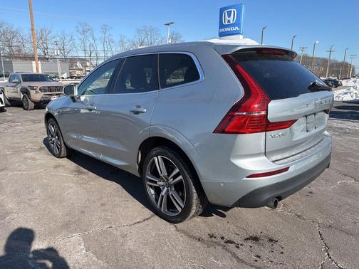 2018 Volvo XC60 T5 Momentum