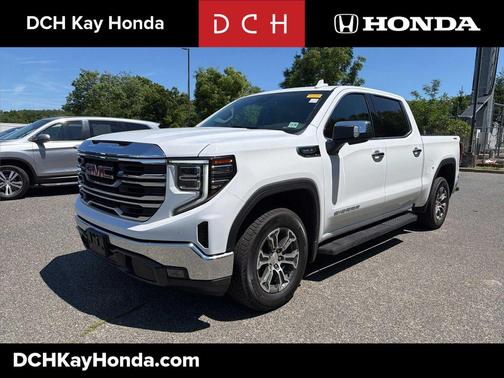 Summit White 2025 GMC Sierra 1500 SLT