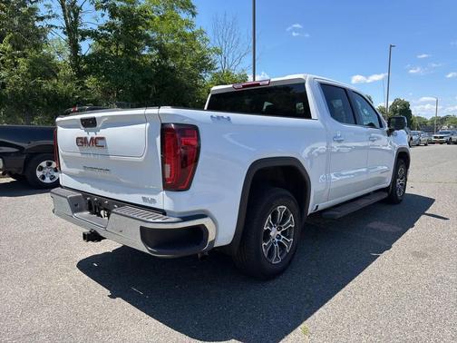 Summit White 2025 GMC Sierra 1500 SLT